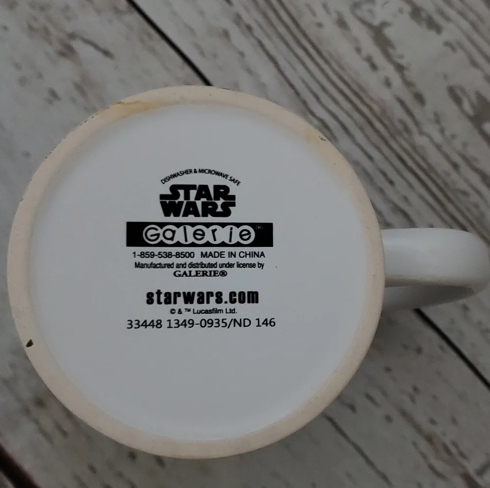 Star Wars The Mandelorian baby Yoda mug from Galerie